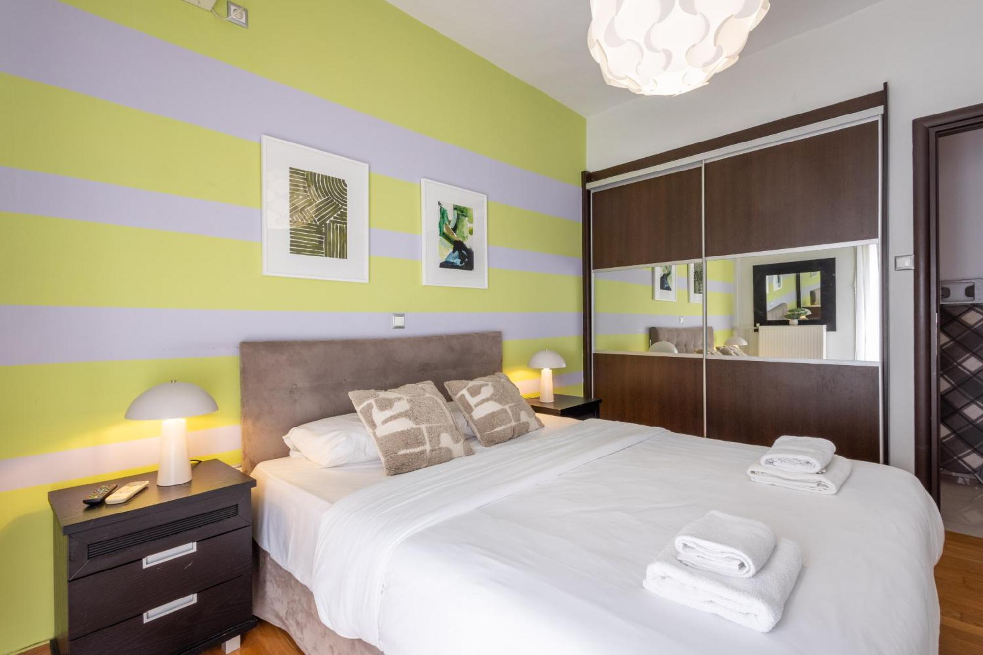 A Luxury & Comfortable Apt In Афины Экстерьер фото