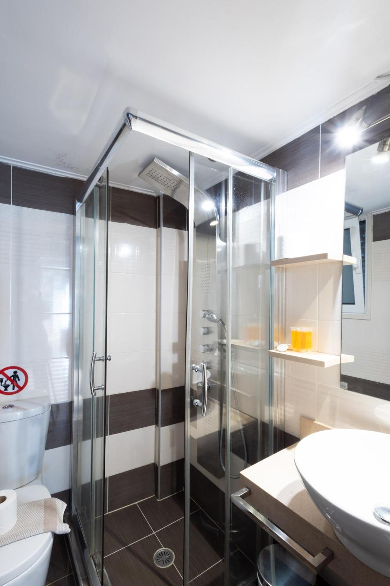 A Luxury & Comfortable Apt In Афины Экстерьер фото