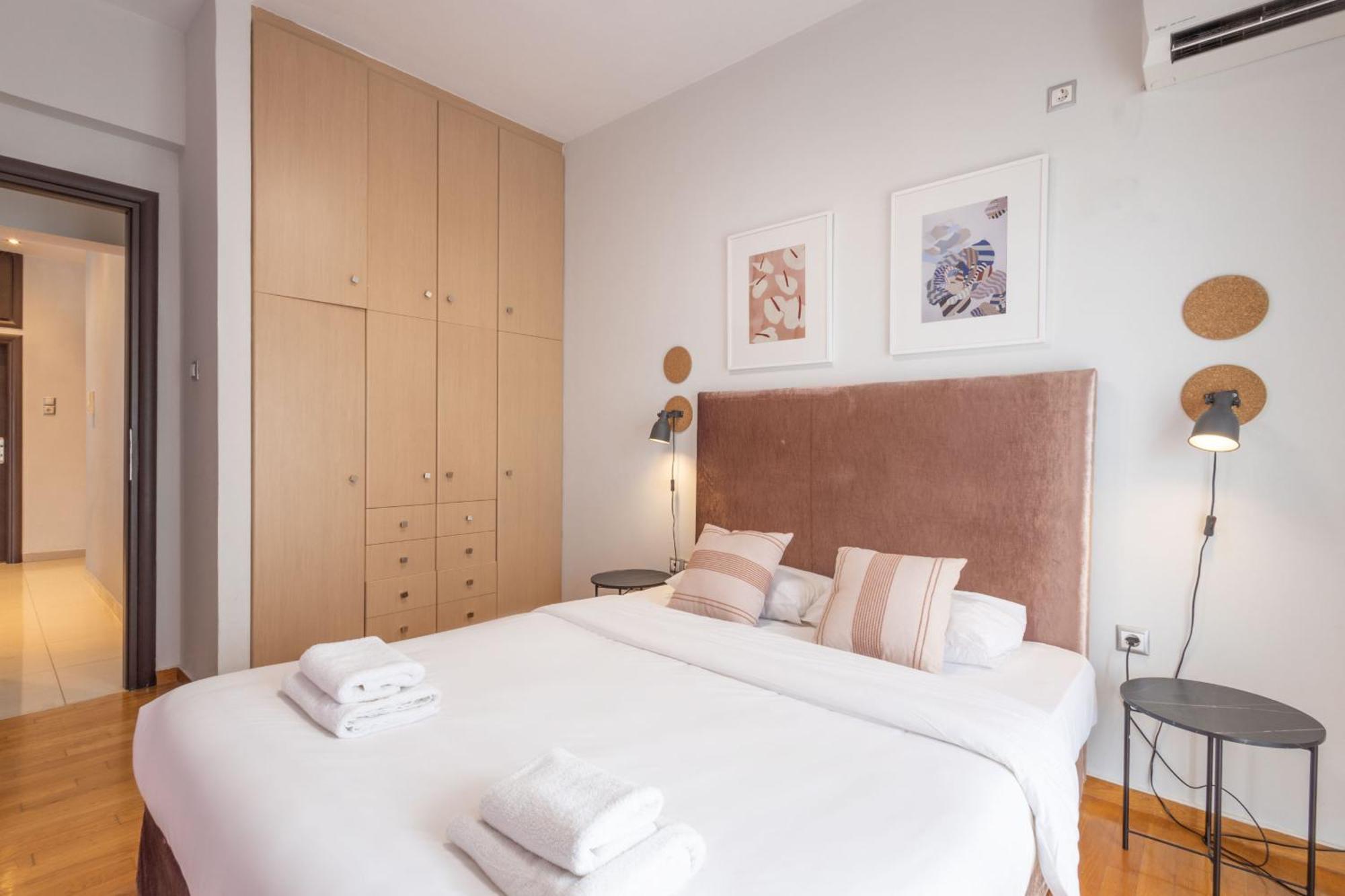 A Luxury & Comfortable Apt In Афины Экстерьер фото